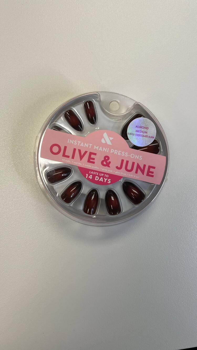 Olive & June Instant Mani Press-Ons 42 Nails Almond Medium Subtle Chocolate Aura